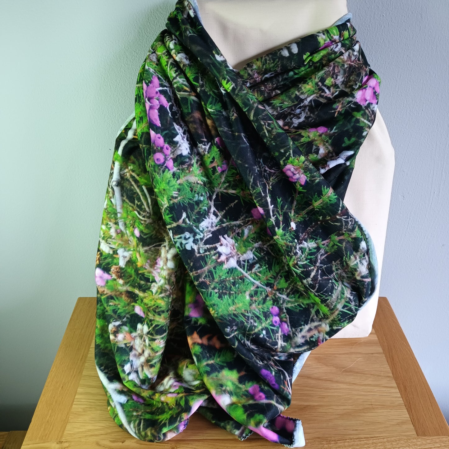 Bell Heather Scarf. Green and Purple