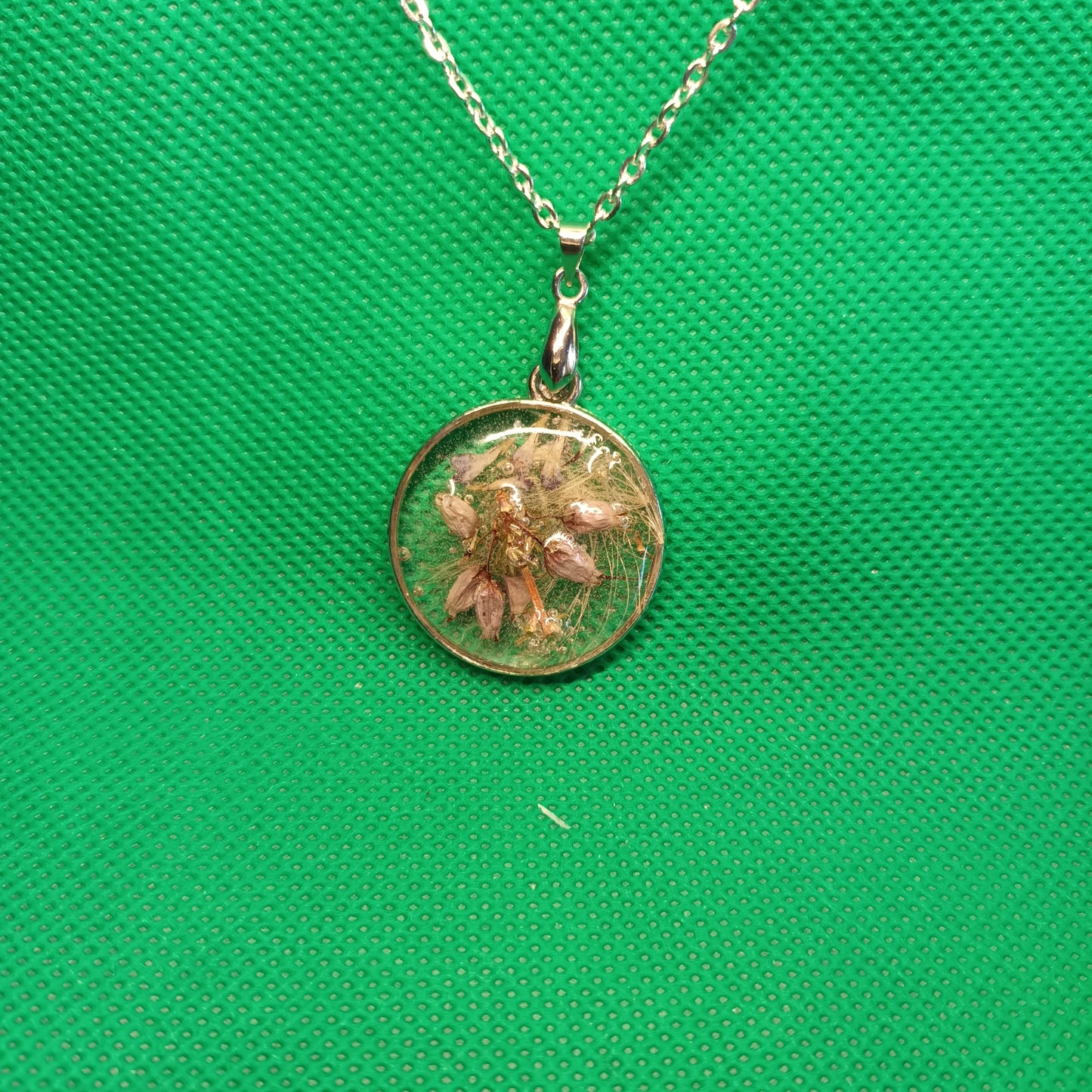 Pink. Heather. Highlands. Scotland. Pendant necklace.