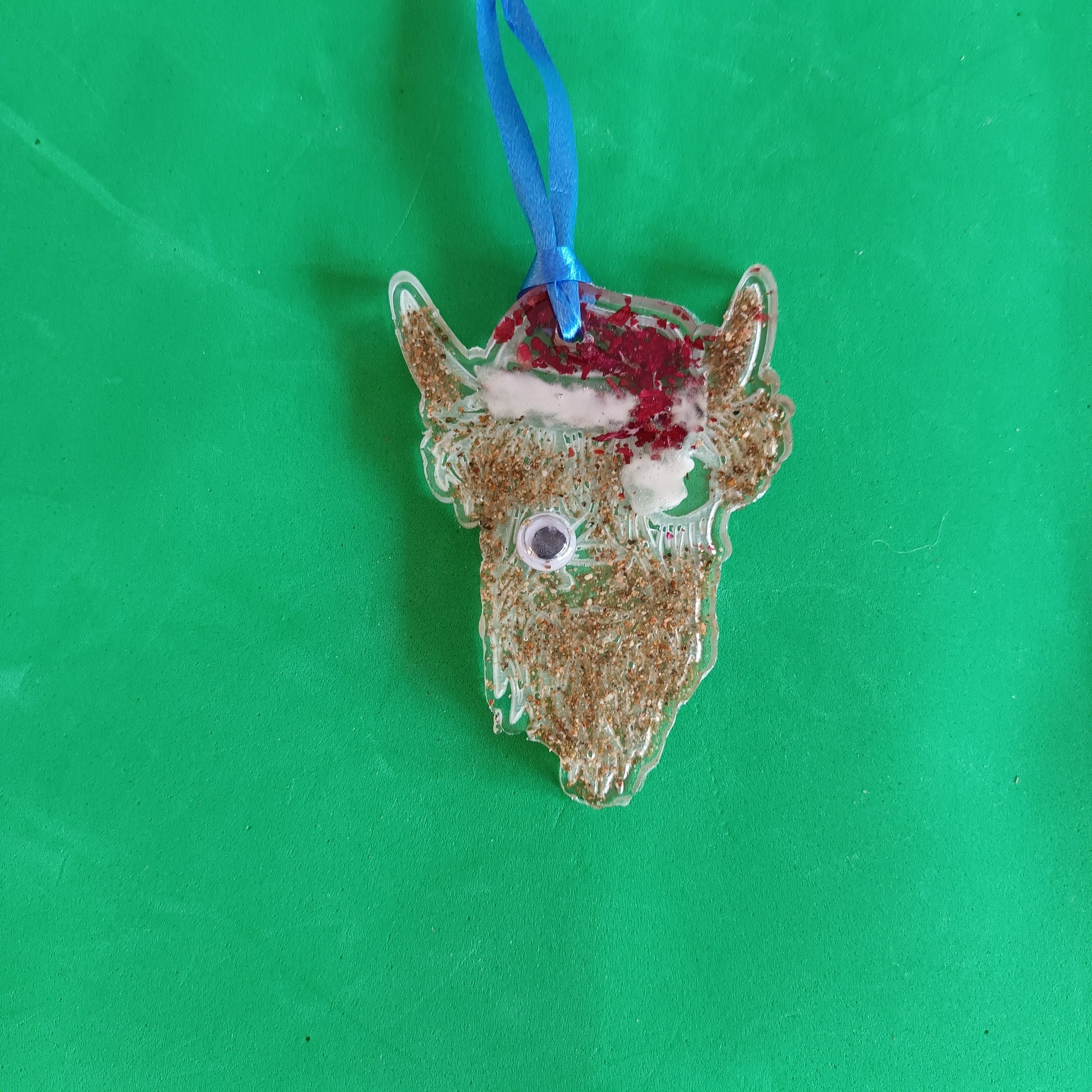 Highland Cow. Christmas Decoration 