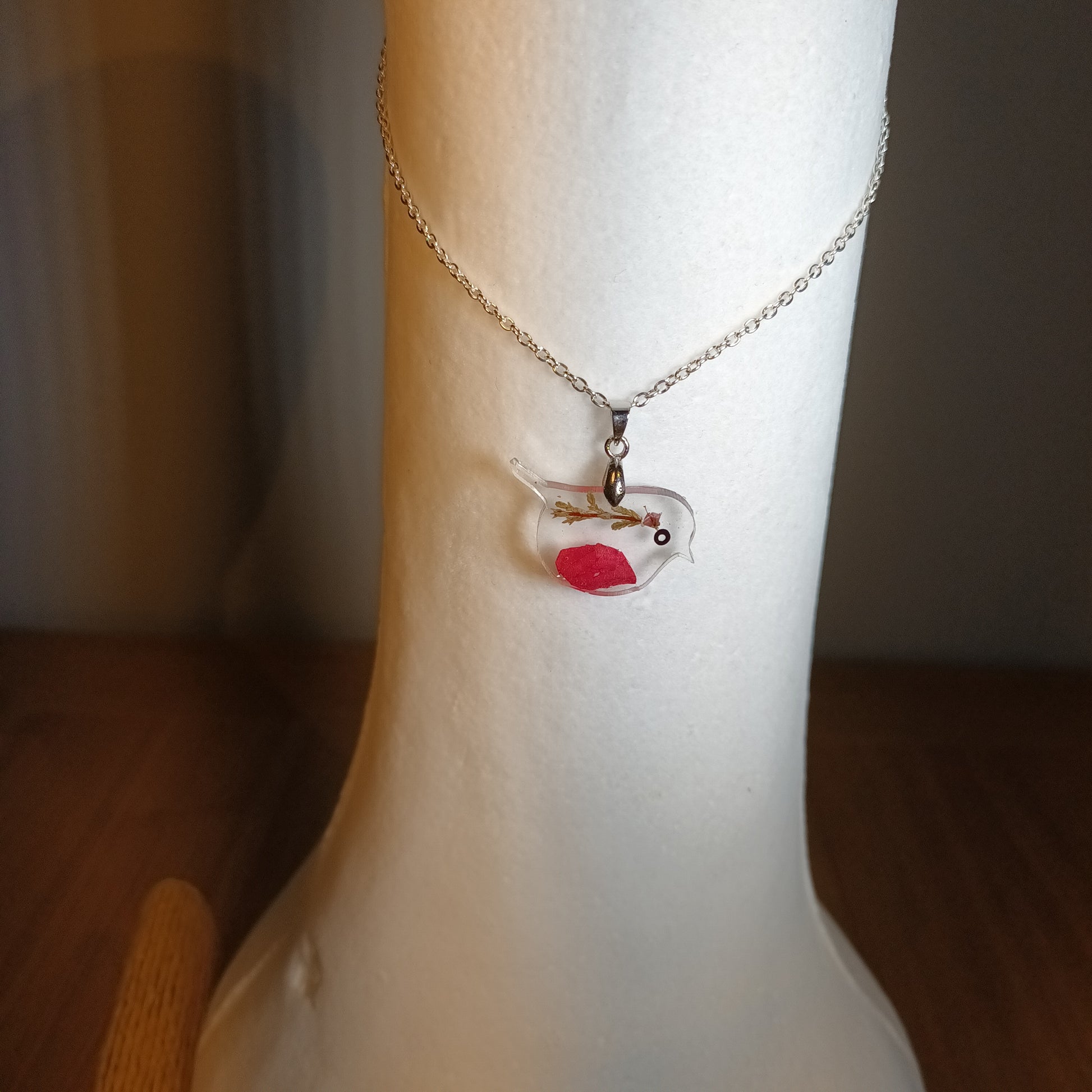 Robin pendant necklace